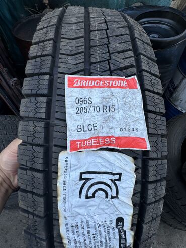 шына 225 70 15: Шины 205 / 70 / R 15, Зима, Новый, Комплект, Легковые, Япония, Bridgestone