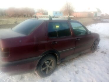 машина mitsubishi: Volkswagen Vento: 1992 г., 1.8 л, Механика, Бензин, Седан