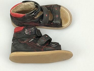 buty adidas wysokie czarne: Sandałki 34, Używany