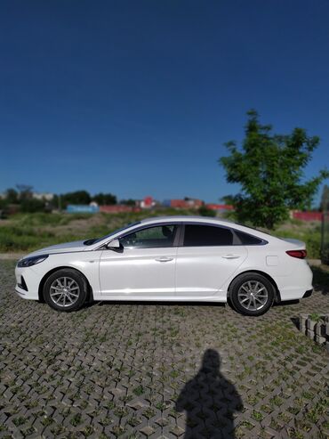 продаю sonata: Hyundai Sonata: 2018 г., 2 л, Автомат, Газ, Седан