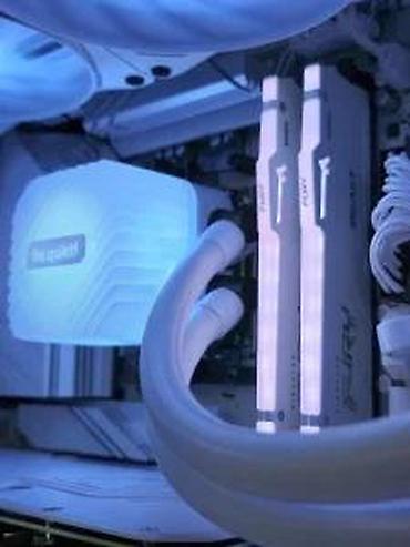 Desktop računari i radne stanice: Ryzen 7 9800X3D RTX 4070 TI X870 64GB 1TB - SM019PC. ✨ Prodaja i — 5