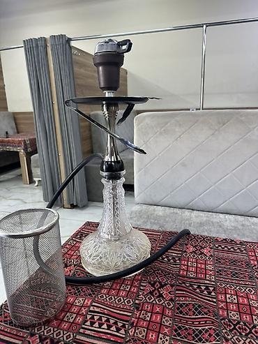 gumusun qrami: Şüşə gövdəli nərgilə dəsti - Kəsik naxışlı, qalın şüşədən hazırlanmış — 2