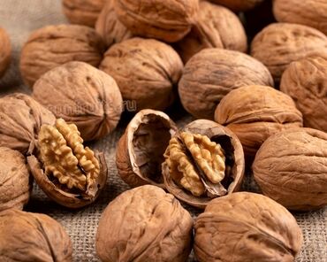 сухофрукты: Продаются орехи срочно 150 сом уступка будет
звонить по телефону
