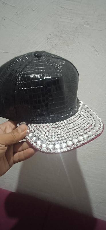 Kepkalar: Qara kroko fakturalı, parlaq materialdan hazırlanmış snapback/beisbol — 1