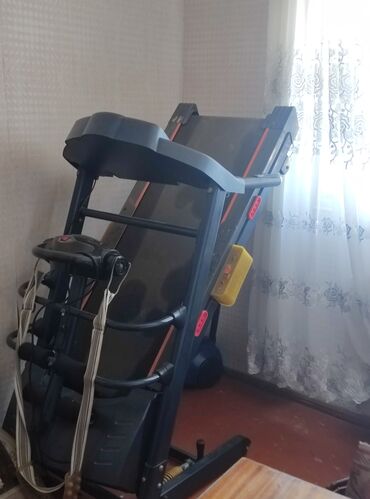 Əlcəklər: Tecili satılır cuzi prablemi var Almaq isdiyen yaza biler