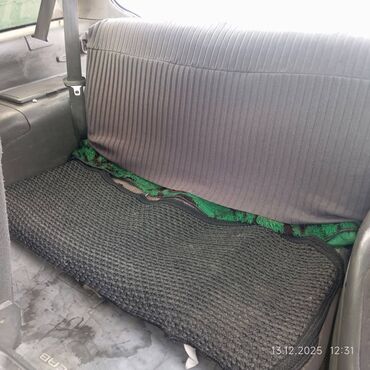 Mitsubishi: Mitsubishi Space Wagon: 1997 г., 2 л, Механика, Бензин, Хэтчбэк — 14