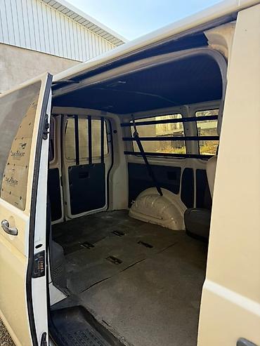 Volkswagen: Volkswagen Transporter: 2007 г., 1.8 л, Механика, Бензин, Фургон — 10