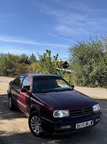 Volkswagen Vento: 1993 г., 1.8 л, Механика, Бензин