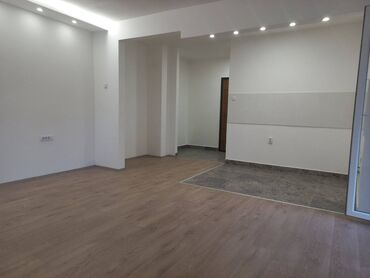 Prodaja stanova: Lux stan odmah useljiv. Stan je kompletno renoviran,naj savremeninim — 9