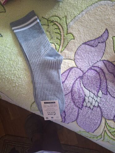 İdman geyimləri: Qadin corablari satilir,denesi 2 man;hamisi tezedir,etiketi uzerinde — 4