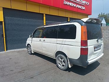 mini v: Просторный японский минивэн с правым рулём, кузов белый с тёмной — 2