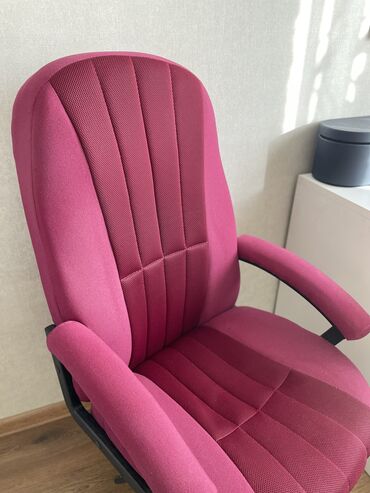 офисные кресла токмок: Комфортное кресло в отличном состоянии! Продаю удобное кресло