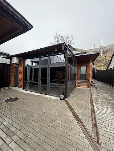 Продажа коттеджей и домов: Продается дом в селе Орто-Сай дом очень уютный, просторный и самый — 2