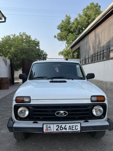 полики для авто бишкек цена: ВАЗ (ЛАДА) 4x4 Нива: 2017 г., 1.7 л, Механика, Бензин, Внедорожник