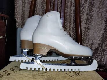 ботинки 22 размер: Продаются б/у профессиональные итальянские фигурные коньки фирмы EDEA