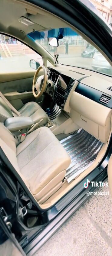 Nissan: Nissan Tiida: 1.6 l | 2008 il Hetçbek — 4