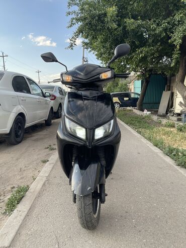 Скутеры: Скутер M8, 150 куб. см, Бензин, Б/у