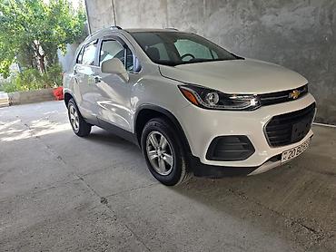 masin oturacaq: Chevrolet Trax (Tracker) – ağ rəngli kompakt krossover Xüsusiyyətlər — 8