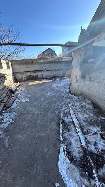 Продажа коттеджей и домов: Дом с участком 5 соток, Чон-Арык. Г образный - На участке залит — 2