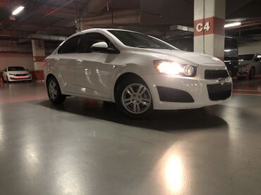 Chevrolet: Chevrolet Aveo: 1.4 l | 2012 il 290000 km Sedan — 20