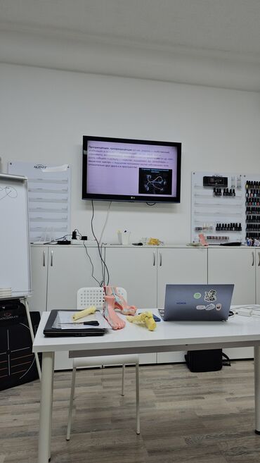 Маникюр, педикюр: Коррекция вросших ногтей, Педикюр, Услуги подолога, Консультация, Одноразовые расходные материалы — 18