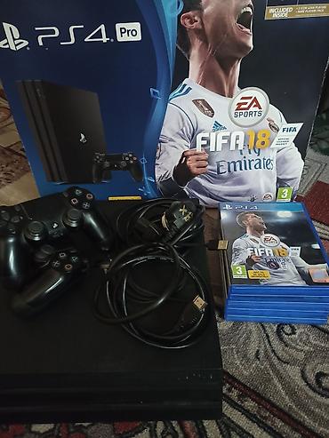 скупка ps: PlayStation 4 Pro (FIFA 18 Bundle) Комплектация: - Консоль Sony PS4 — 3