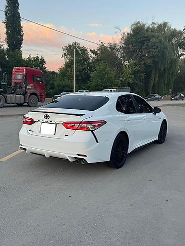 corolla 2016: Toyota Camry: 2019 г., Седан — 5