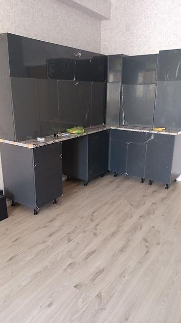 balakende satilan evler: 2 otaqlı mənzil – işıqlı və səliqəli planlama - Geniş qonaq otağı və — 5