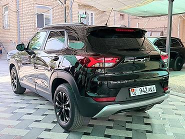 бюджетные авто: Chevrolet Trailblazer: 2022 г., 1.3 л, Автомат, Бензин, Кроссовер — 4