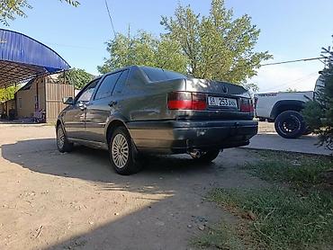 mini ev: Volkswagen Vento: 1993 г., 2 л, Седан — 3