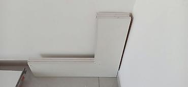 polug taxda: Dükan üçün vitrin rəfləri - Material: laminatlı DSP/LDSP ağ panellər — 5