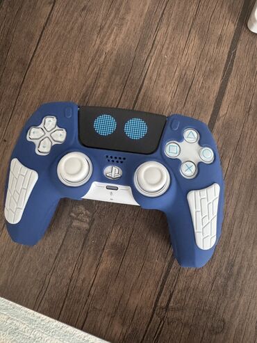 Xbox Series S: Ps5 Dualsense Astro bot limited edition çox tecili satilir Playroomnan