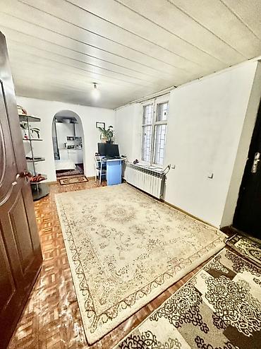 токмок кун чыгыш: 🏡 Достук айылында Жаны Ош базардын бет мандайында 7линия да уй — 1
