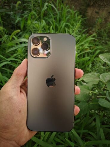 алмашам машинага: IPhone 12 Pro Max, Колдонулган, 256 ГБ, Кулакчындар, Заряддоочу түзүлүш, Коргоочу айнек, 89 %