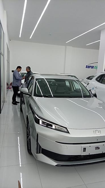 ag 07 sekilleri: Changan Qiyuan A05: 1.5 l | 2025 il 7000 km Sedan — 2