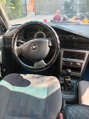 Унаа сатуу: Chevrolet Nexia: 2010 г., 1.5 л, Кол менен иштөөчү, Бензин, Седан — 4