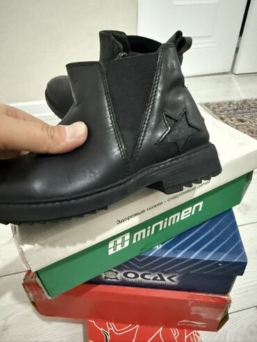 Детская обувь: Детская обувь 1 детские утепленные Кросовки. Красивые состояние — 11