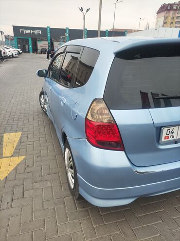 давно ланос: Honda Fit: 2002 г., 1.3 л, Вариатор, Бензин, Хэтчбэк