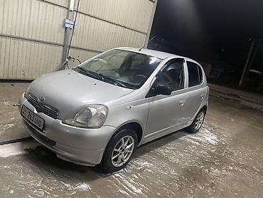 nisan march: Toyota Yaris: 2001 г., 1 л, Механика, Бензин, Хэтчбэк — 2