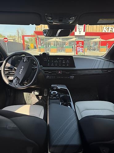 самый дешёвый электромобиль: Kia EV6: 2023 г., Электромобиль, Кроссовер — 7