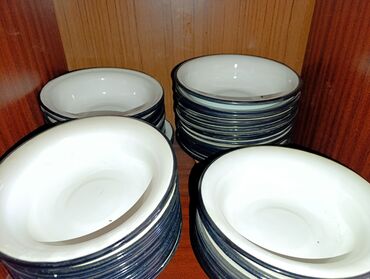 персон посуды: Малированные глубокие чашки