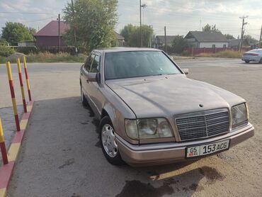 120 прадо: Mercedes-Benz E 220: 1993 г., 2.2 л, Механика, Бензин, Седан