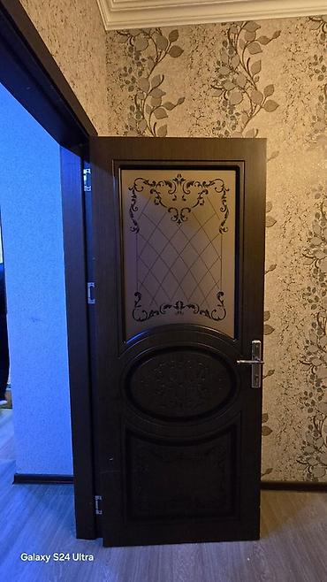sekilleri: Klassik üslubda otaq qapısı - Material: tünd rəngli ağac teksturalı — 1