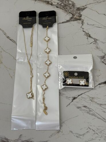 серебряные браслеты женские недорого: Набор украшений Van Cleef: - Кулон на цепочке: подвеска в форме