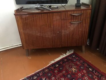 aksa: Retro taxtadan bufet/TV tumbası - Material: cilalanmış təbii ağac