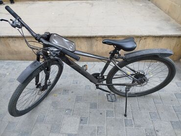 İdman velosipedləri: Şəhər və yüngül off-road üçün dağ velosipedi - Rəng: qara - Çərçivə