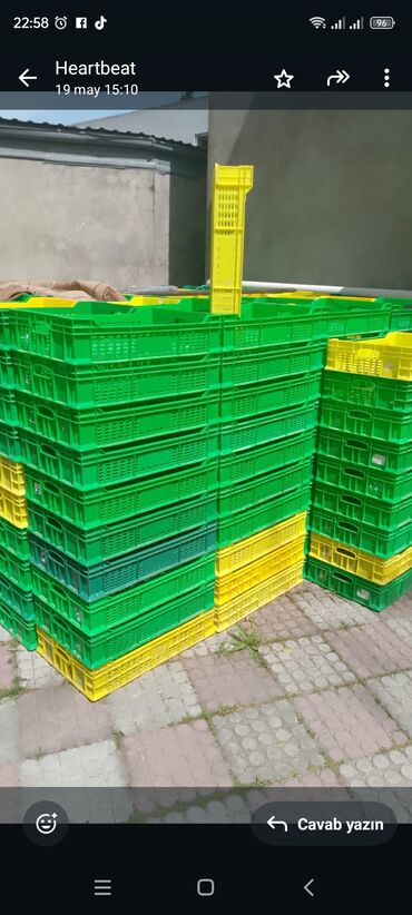 Konteynerlər: Yaşıllı və sarı rənglərdə olan yığıla bilən plastik qablar. Kənd