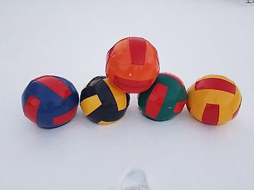 кожаный мяч: •Медбол. •Набивные мячи. •Подушка настенная. •Чучело для борьбы — 3