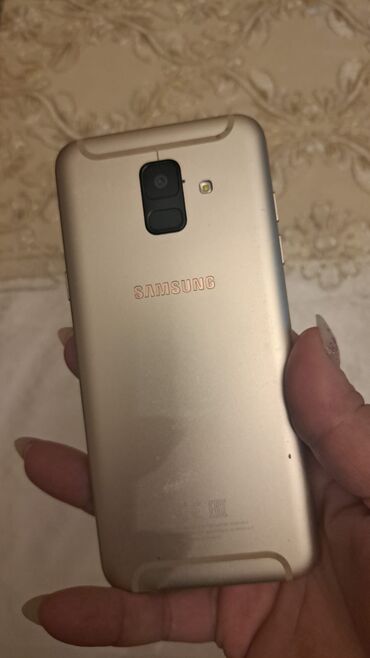 blackberry telefon qiymetleri: Samsung Galaxy A6, 16 GB, rəng - Qızılı