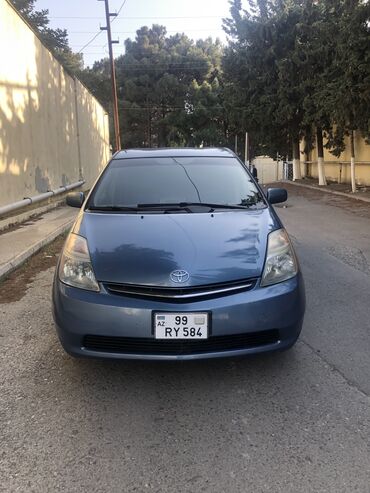 ilkin odenis 3000 azn evler: Toyota Prius: 1.5 l. | 2008 il | Sedan